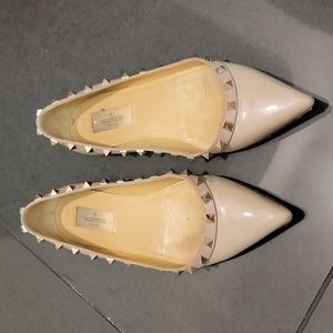 Valentino Rock stud flats 38 beige